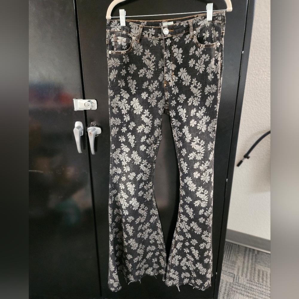 Blue‎ Buttercup Floral Wide Leg Jeans in Black and White